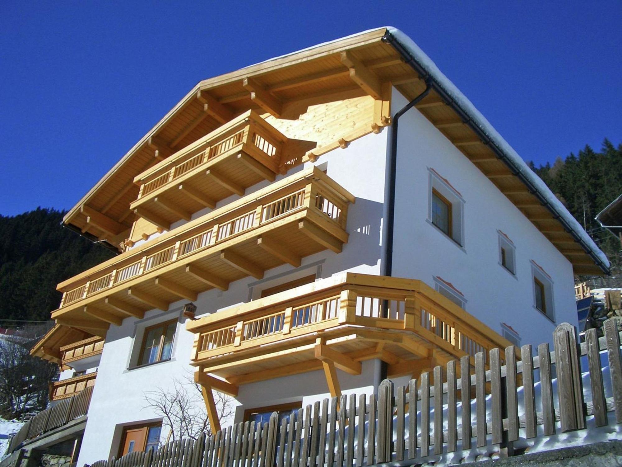 Apartment With Mountain Views From The Balcony Капл Екстериор снимка