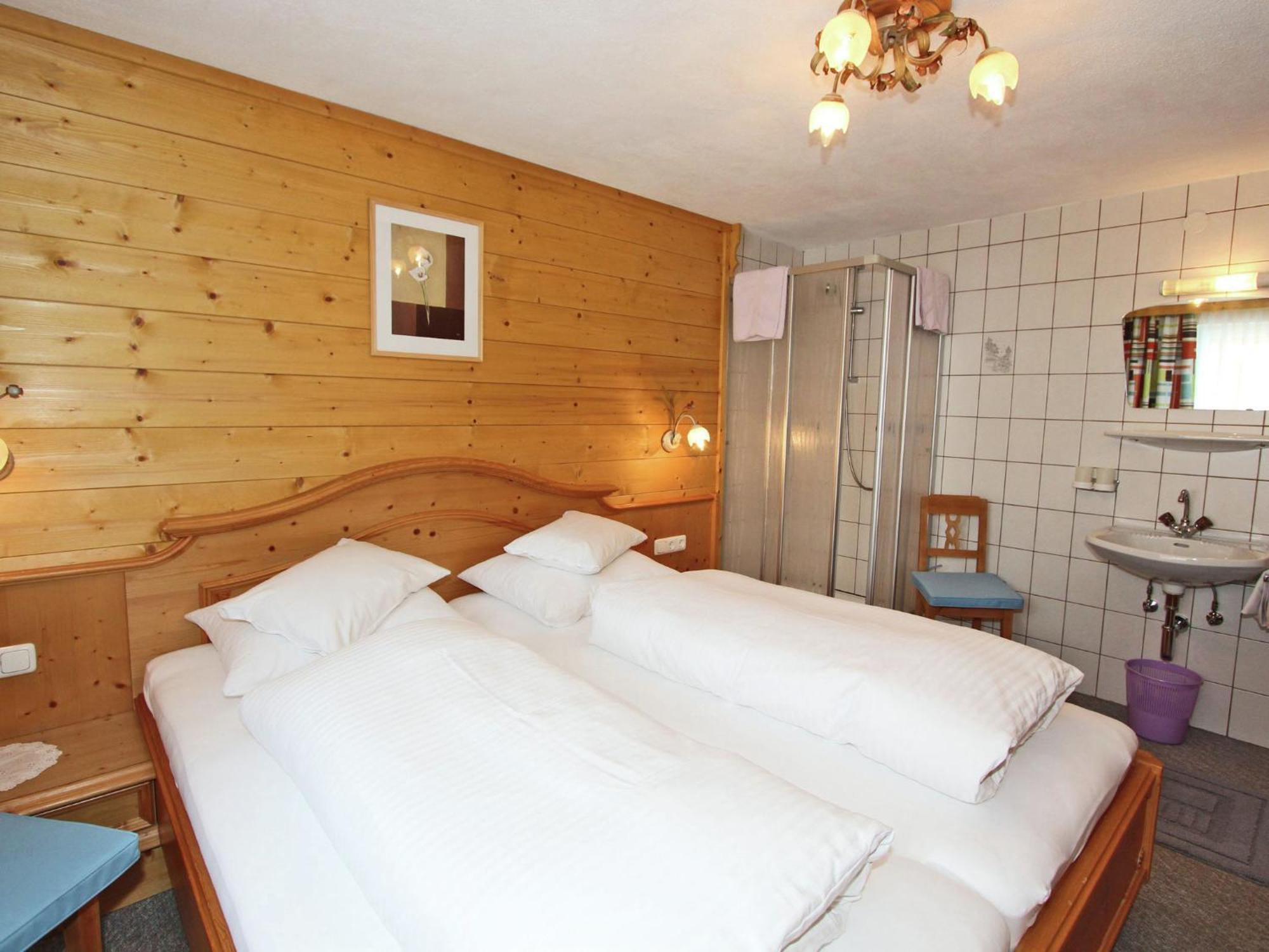 Apartment With Mountain Views From The Balcony Капл Екстериор снимка