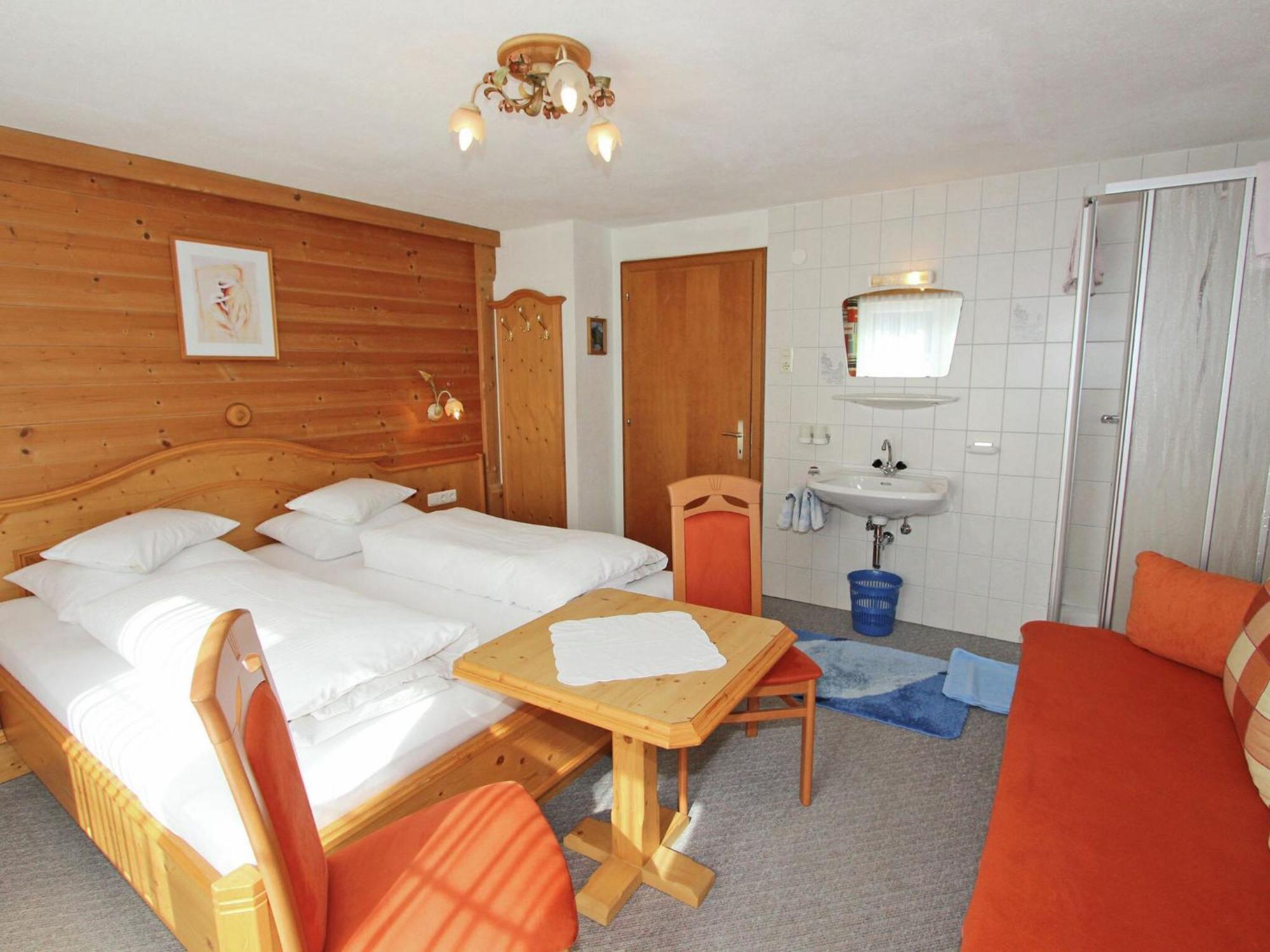 Apartment With Mountain Views From The Balcony Капл Екстериор снимка