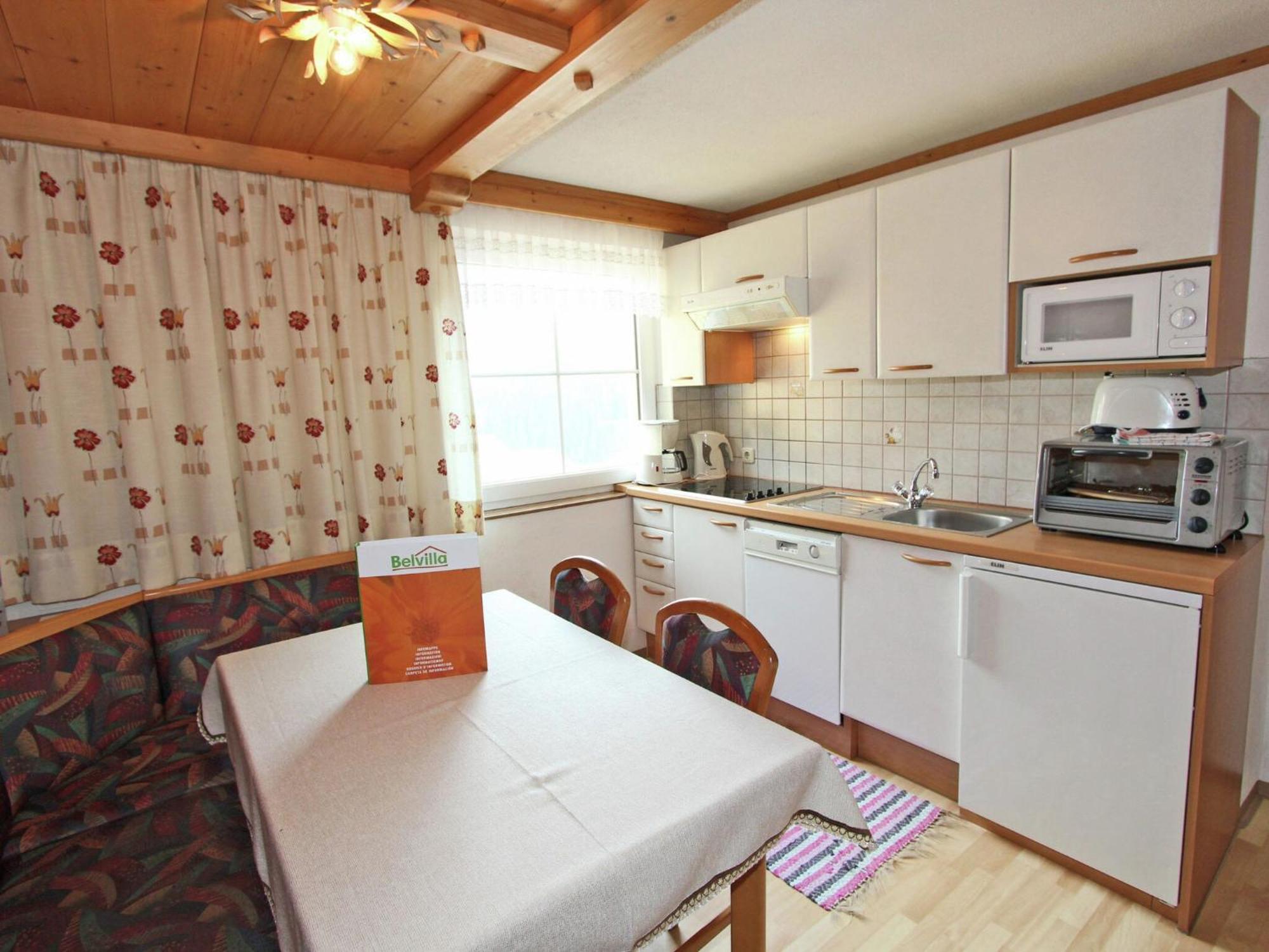 Apartment With Mountain Views From The Balcony Капл Екстериор снимка