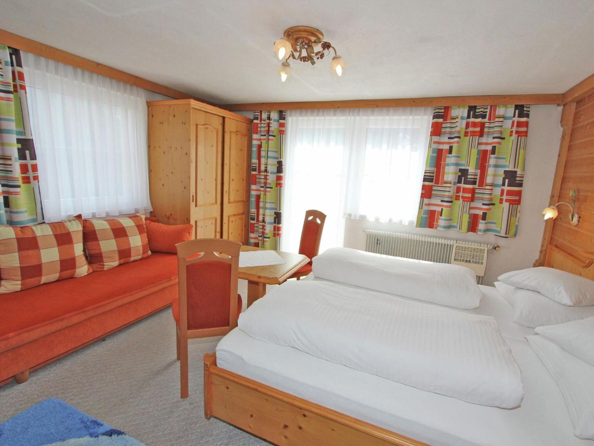 Apartment With Mountain Views From The Balcony Капл Екстериор снимка