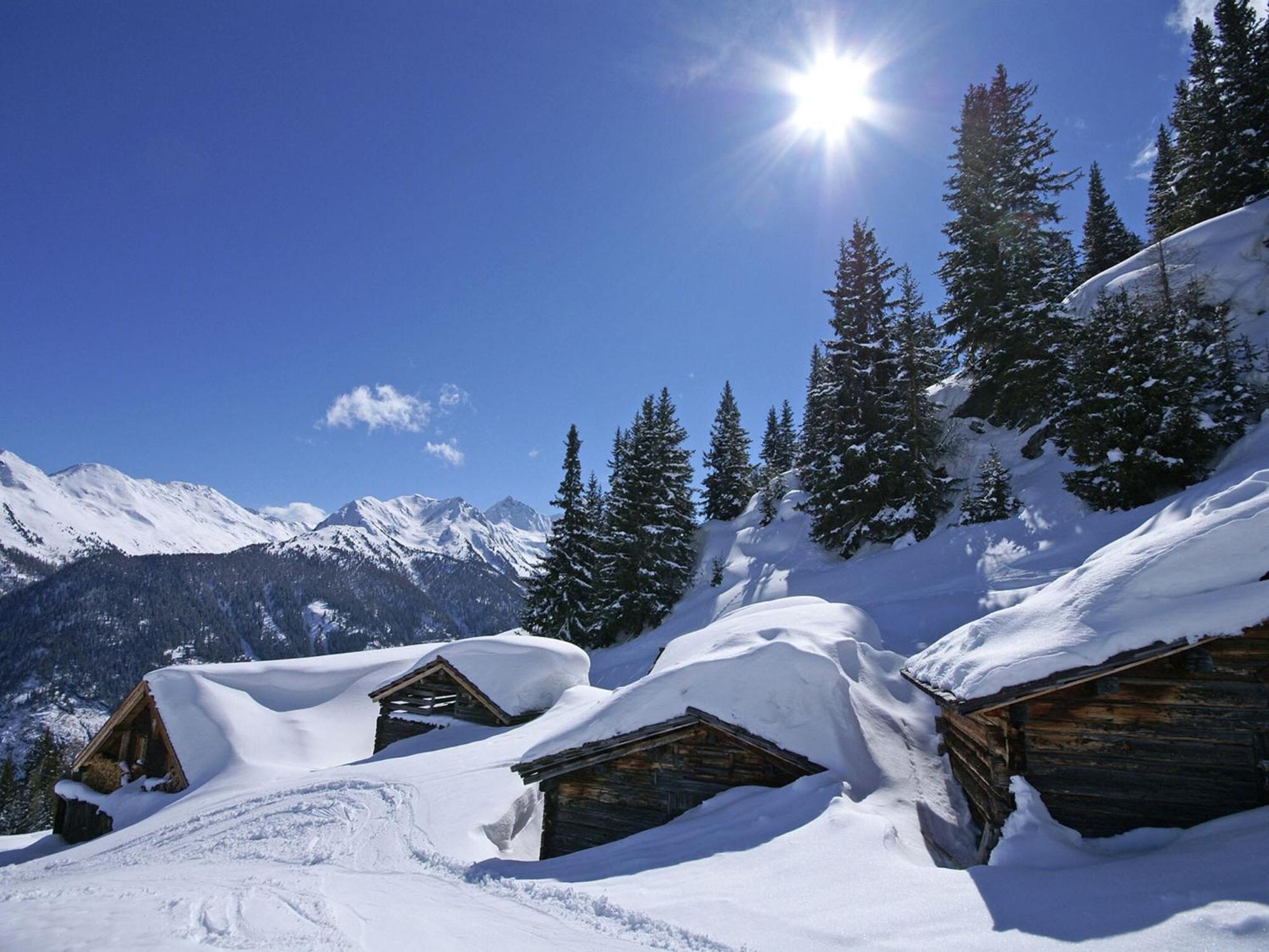 Apartment With Mountain Views From The Balcony Капл Екстериор снимка